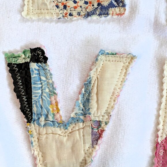 Antique Quilt Appliqued Sweatshirt - Love - SZ L - Picture 5 of 6